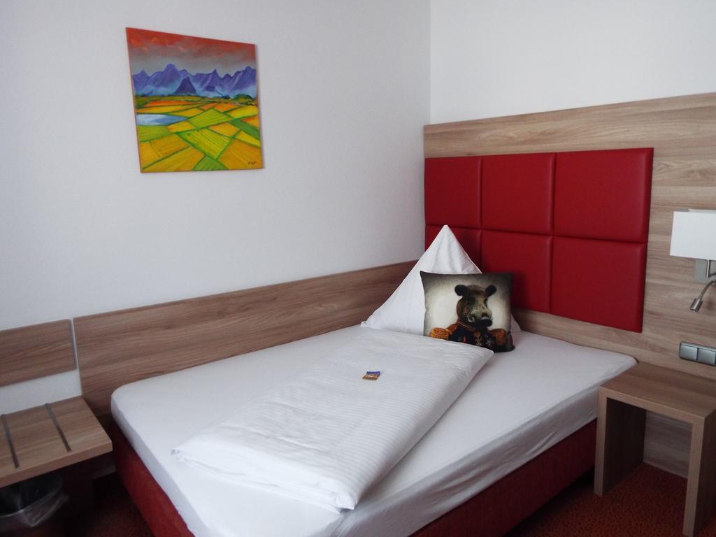 Hotel Isartaler Hof Wolfratshausen Quarto foto